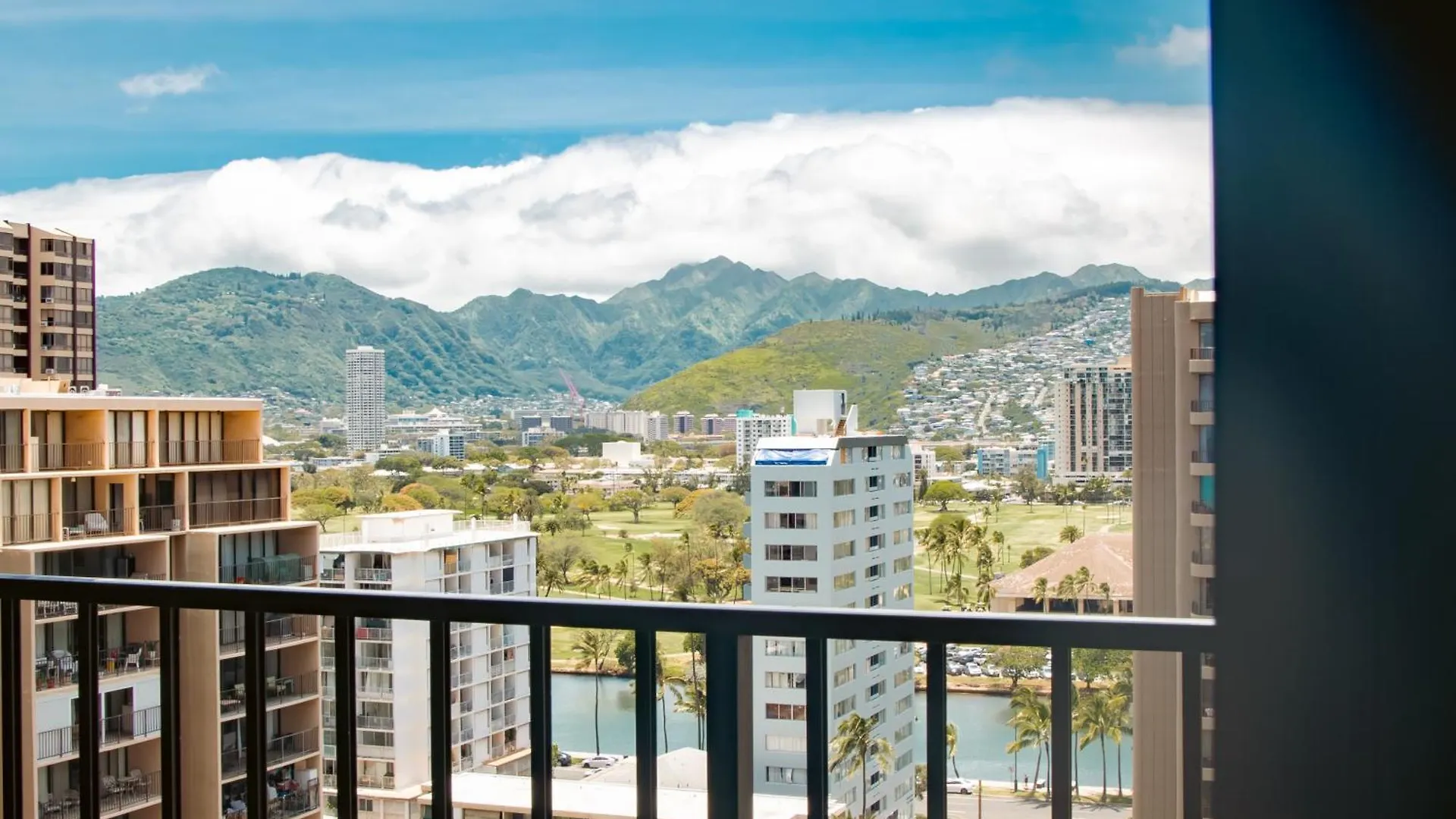 Mountain View Condo W/ King-Size Bed, Free Parking Honolulu 0*,