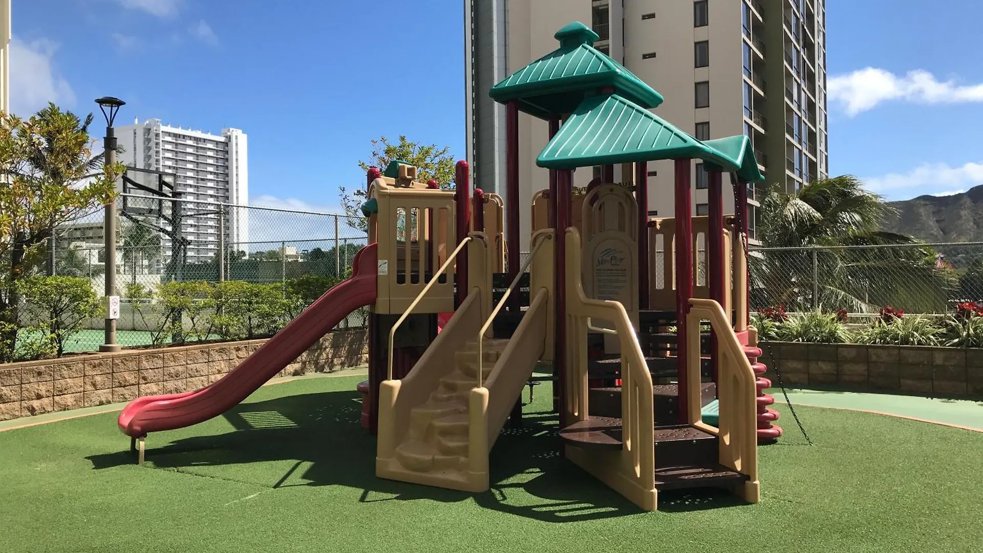 Mountain View Condo W/ King-Size Bed, Free Parking Гонолулу Апартаменты