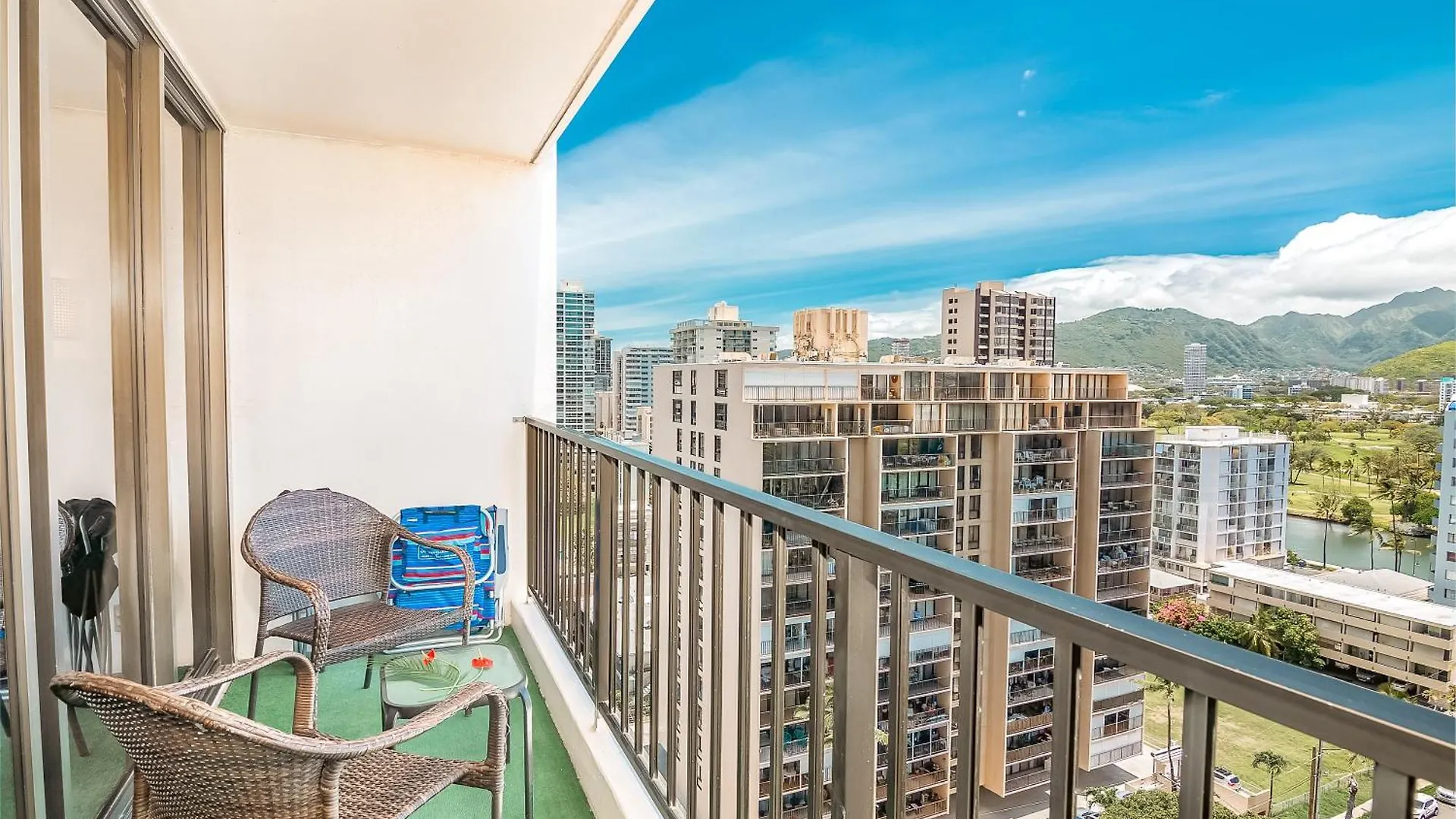 Mountain View Condo W/ King-Size Bed, Free Parking Гонолулу