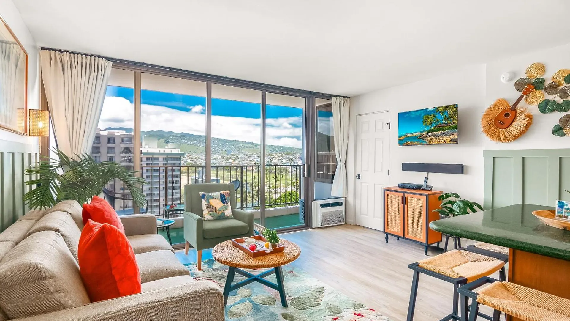 Апартаменты Mountain View Condo W/ King-Size Bed, Free Parking Гонолулу США