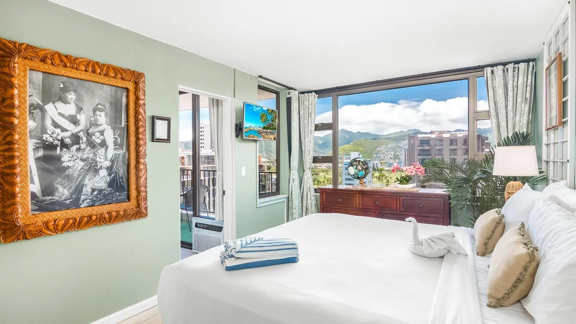 Mountain View Condo W/ King-Size Bed, Free Parking Гонолулу