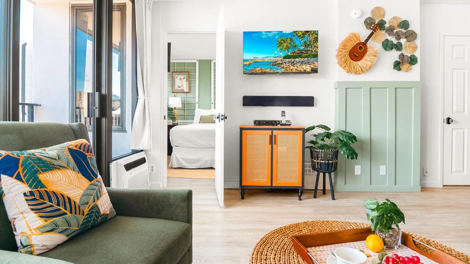 Mountain View Condo W/ King-Size Bed, Free Parking Гонолулу Апартаменты